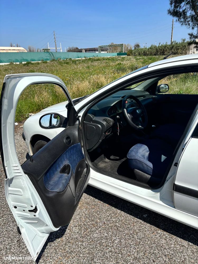 Peugeot 206 - 8