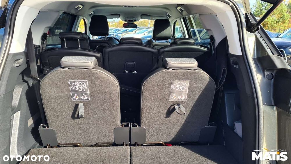 Peugeot 5008 - 8