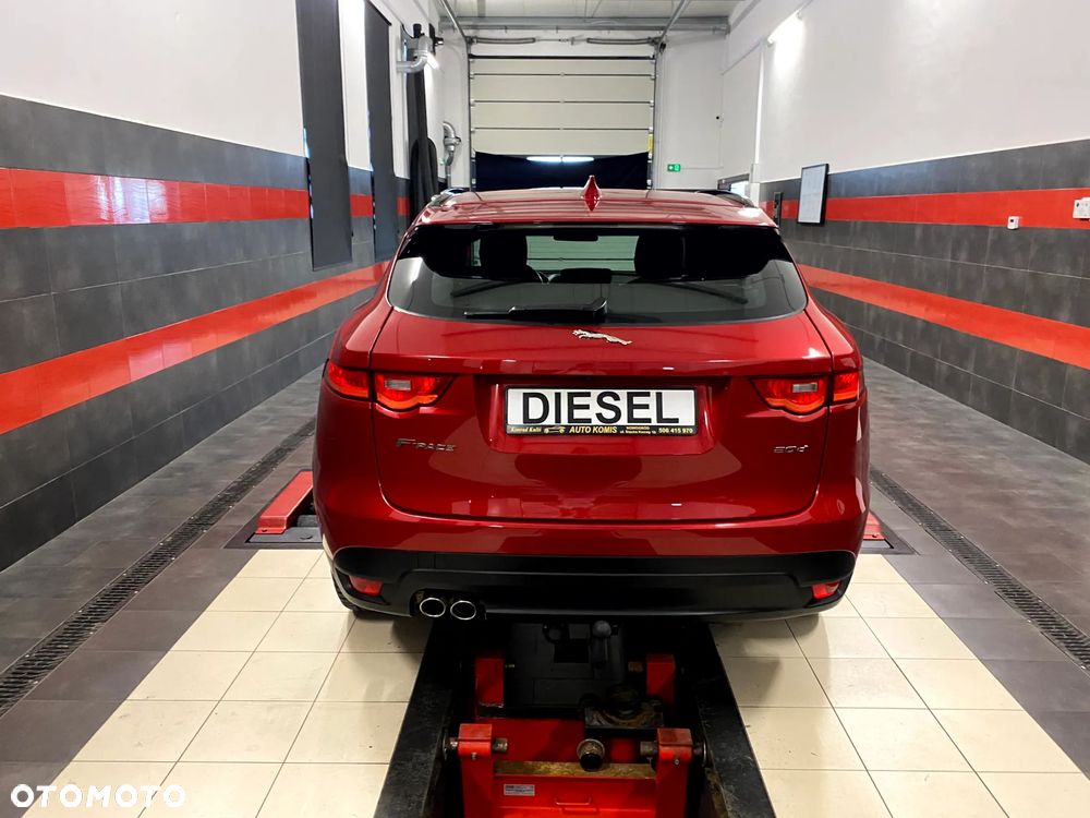 Jaguar F-Pace - 8