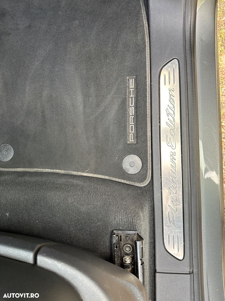 Porsche Cayenne - 14