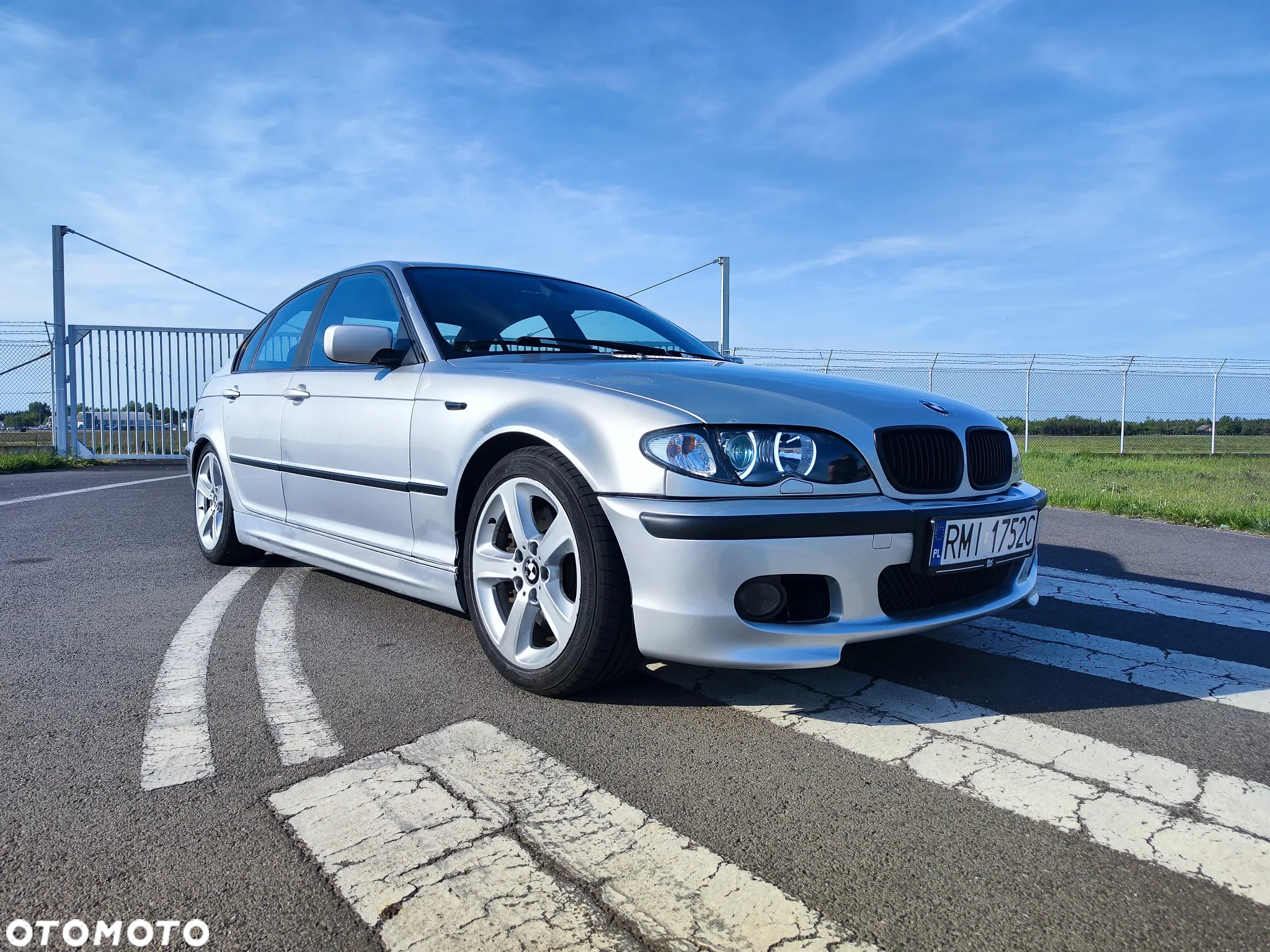 BMW Seria 3 330i - 32