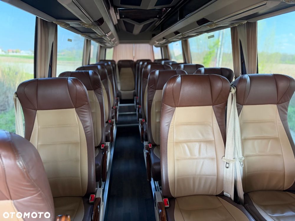 Mercedes-Benz Sprinter - 19