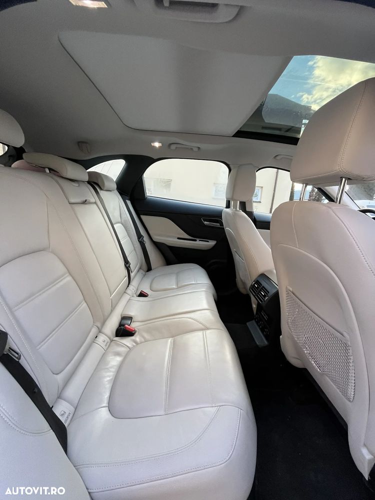 Jaguar F-Pace 30d AWD Portfolio - 14
