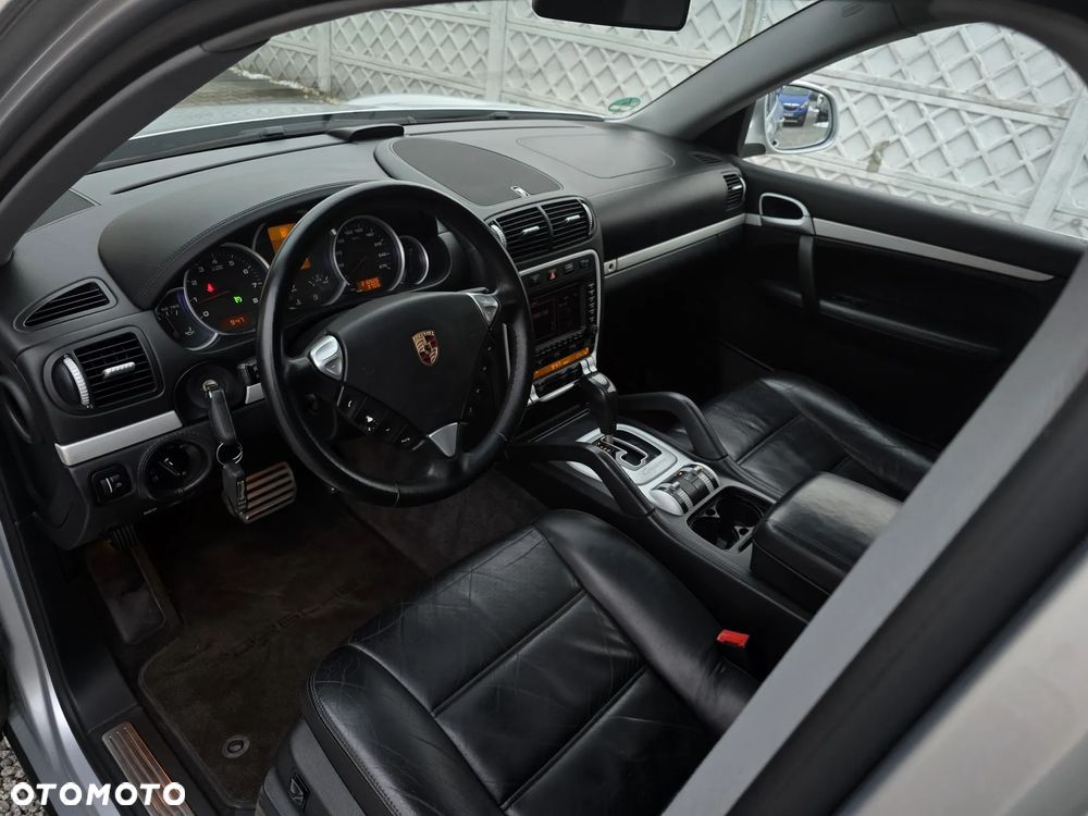 Porsche Cayenne - 15