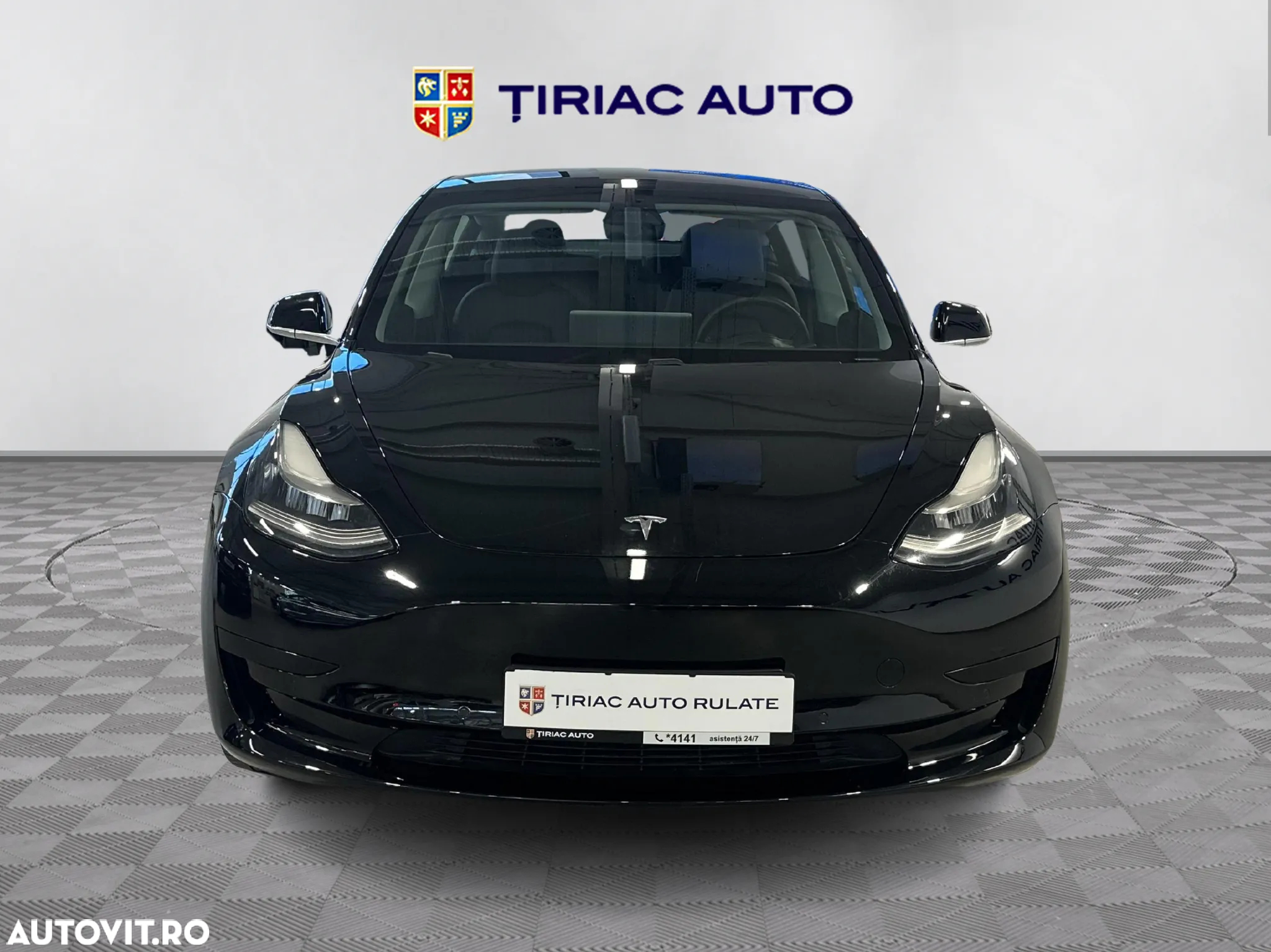 Tesla Model 3 - 8
