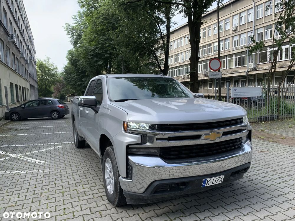 Chevrolet Silverado - 1