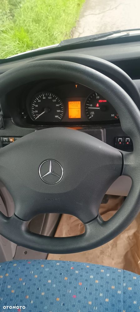 Mercedes-Benz Sprinter - 4