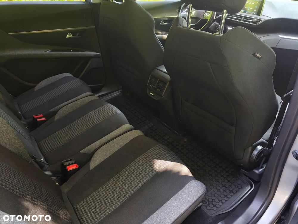 Peugeot 5008 - 31