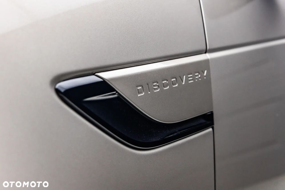 Land Rover Discovery D250 SE - 29