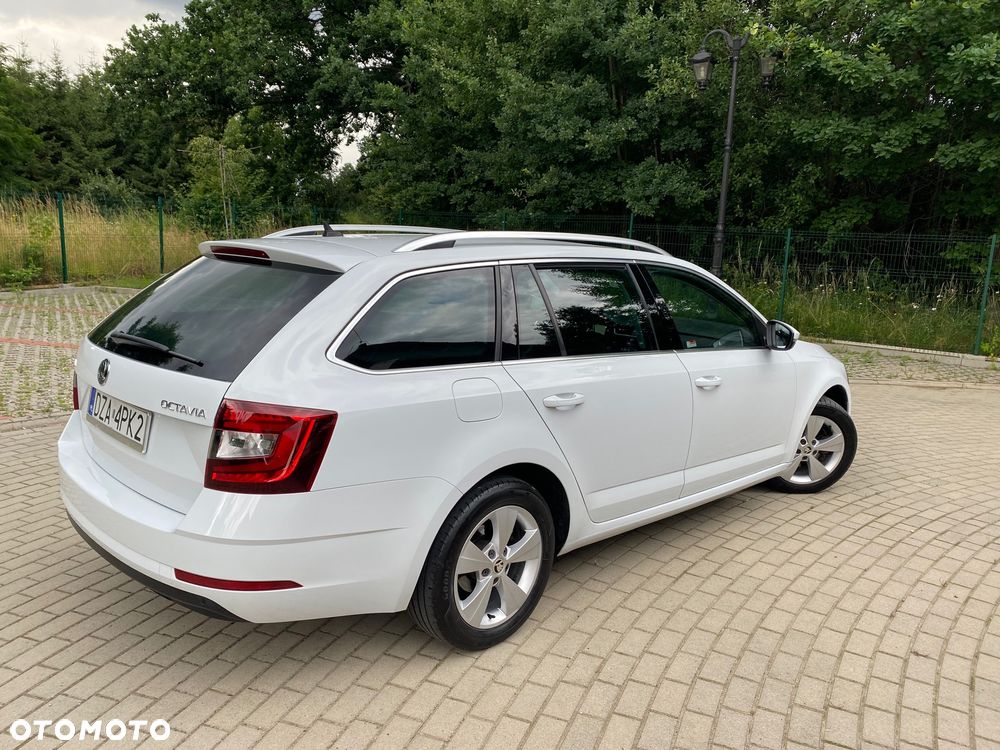 Skoda Octavia Combi 1.6 TDI DSG Premium Edition - 18