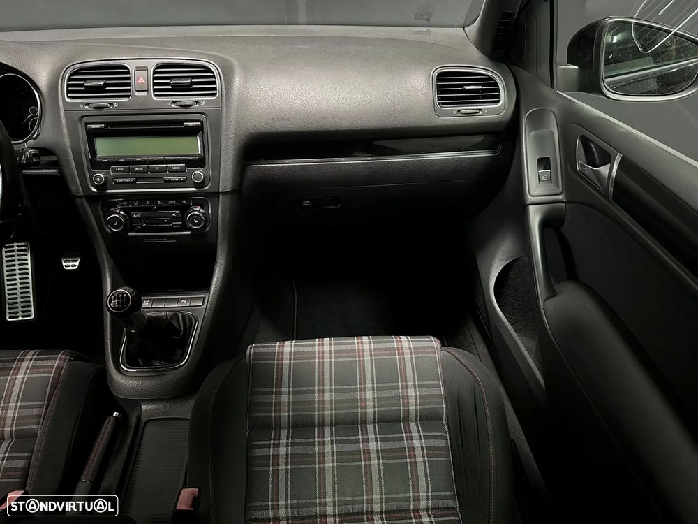 VW Golf 2.0 GTI - 15