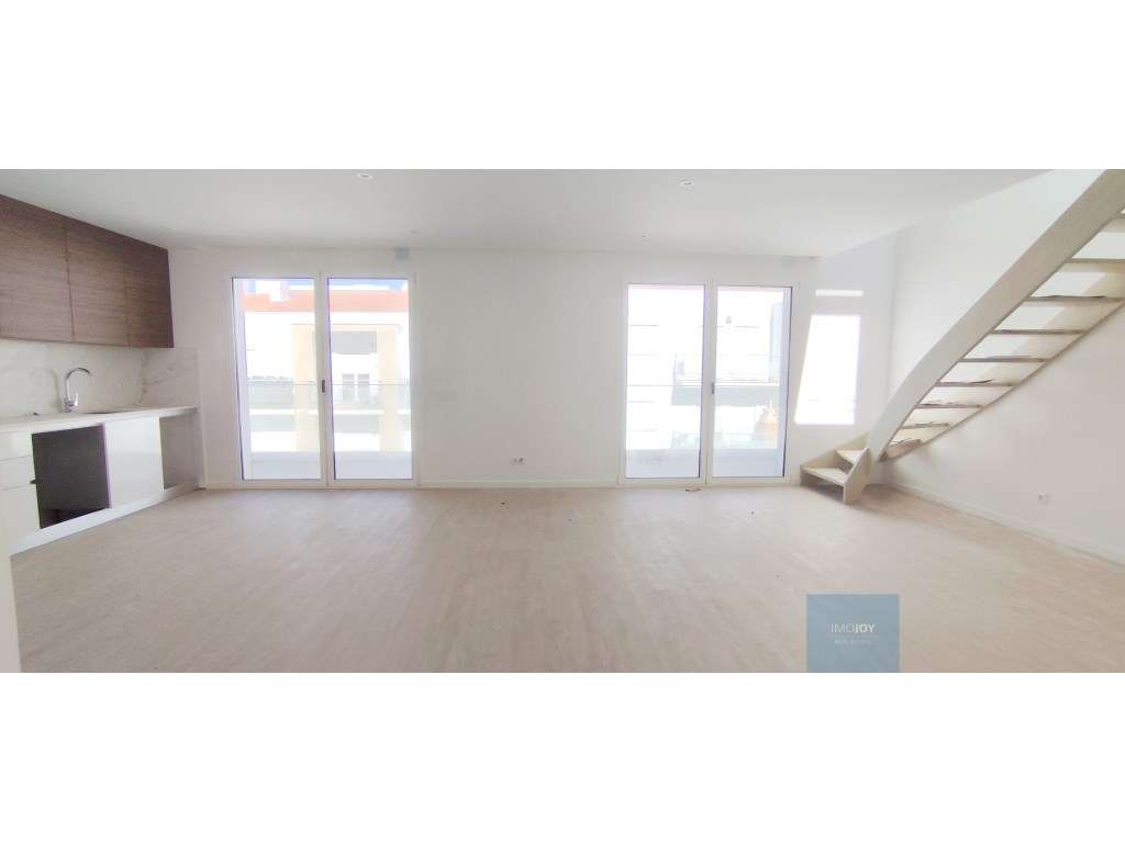Apartamento T3 com terraço e piscina privada na Nazaré - Grande imagem: 2/38