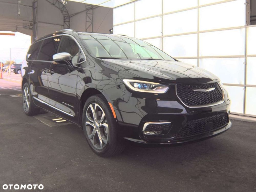 Chrysler Pacifica - 8