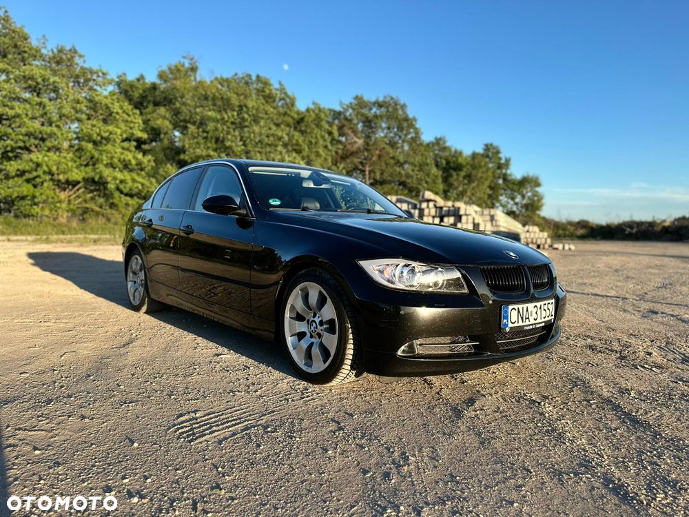 BMW Seria 3 330i - 12