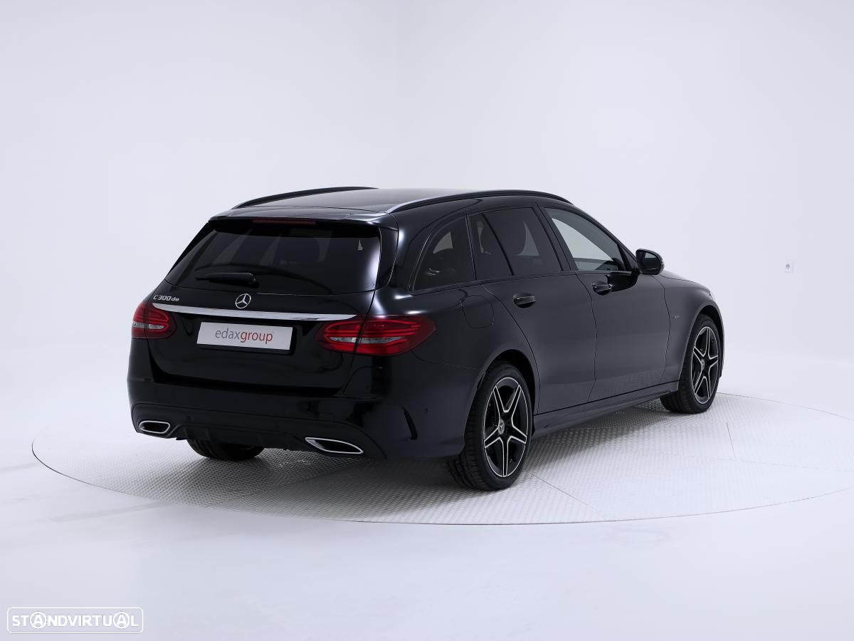 Mercedes-Benz E 300 de 4Matic T 9G-TRONIC AMG Line - 3