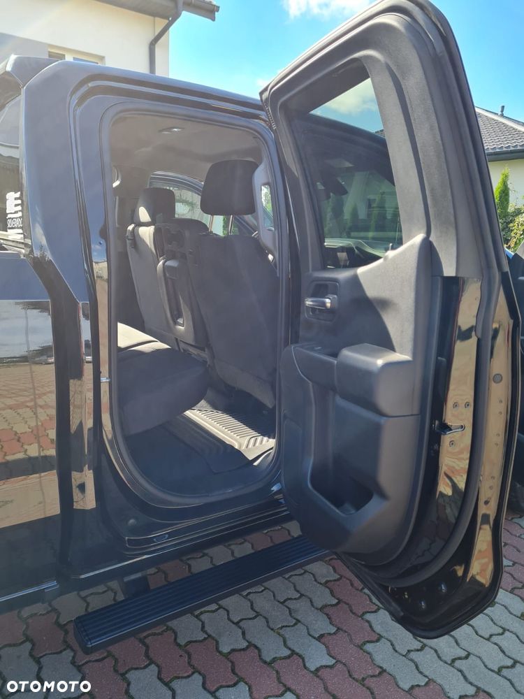 Chevrolet Silverado - 11