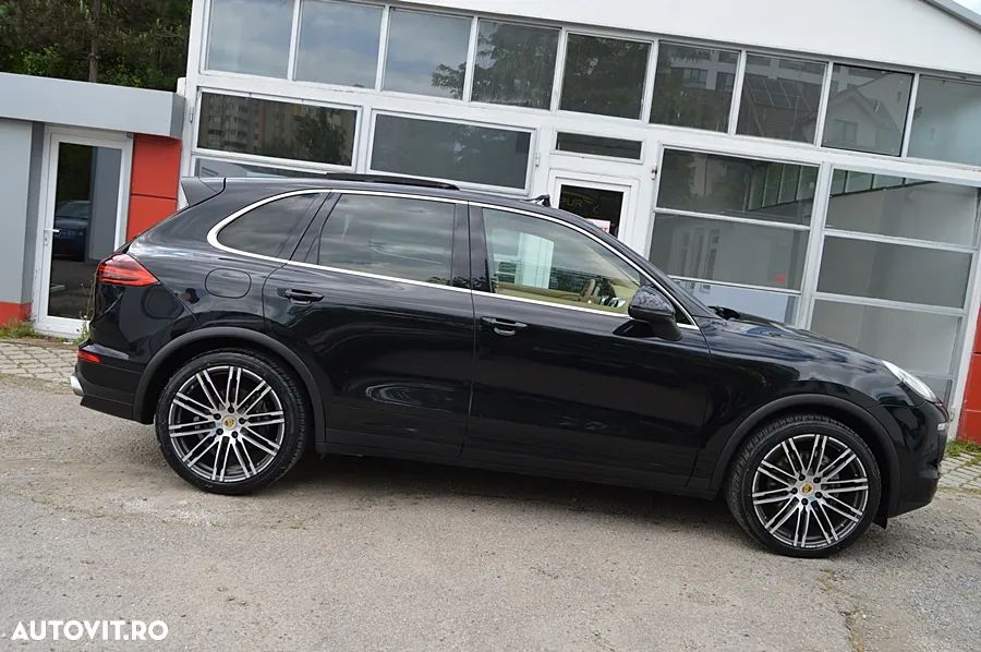 Porsche Cayenne 3.0 L - 5