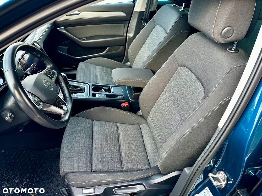 Volkswagen Passat - 13