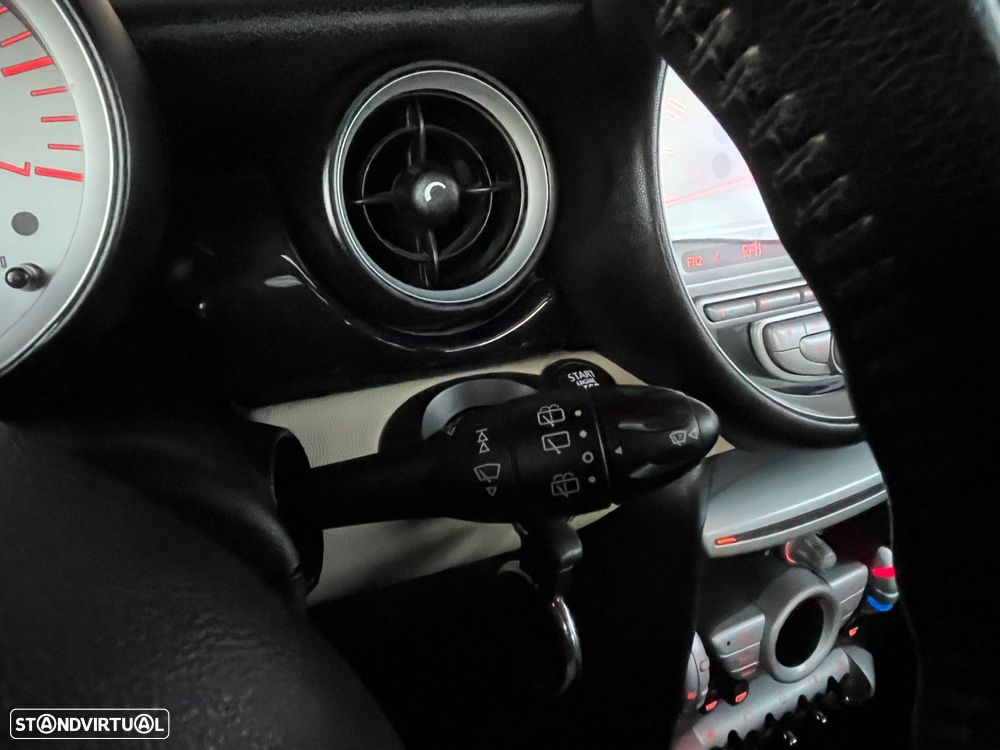 MINI 3 Portas Cooper D - 25