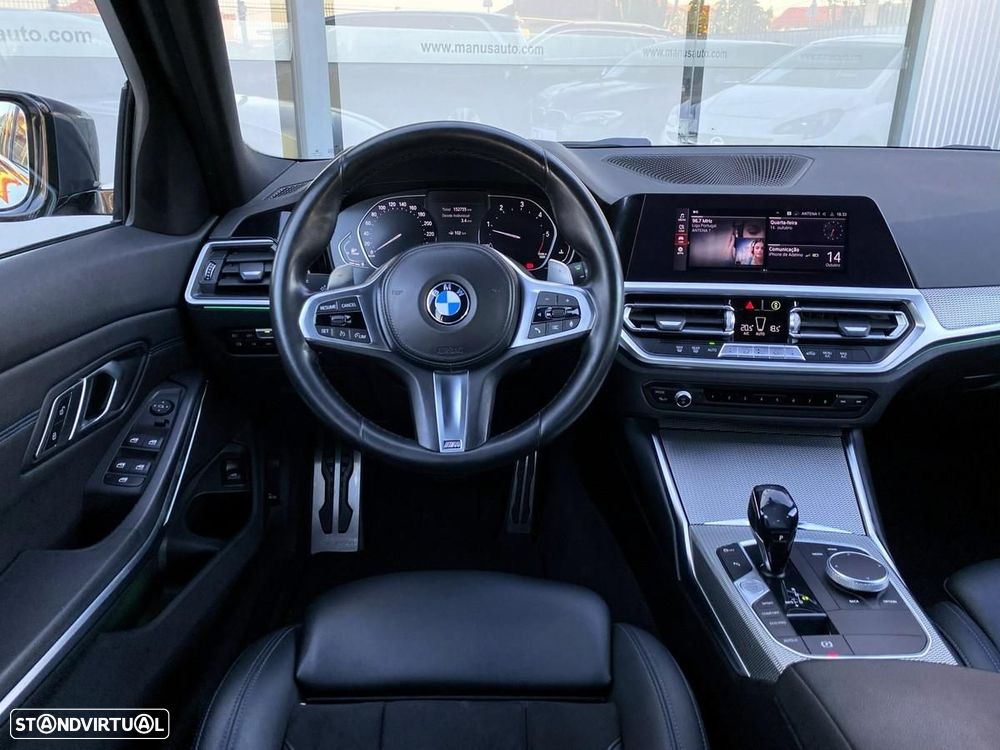 BMW 320 d Pack Desportivo M Auto - 12