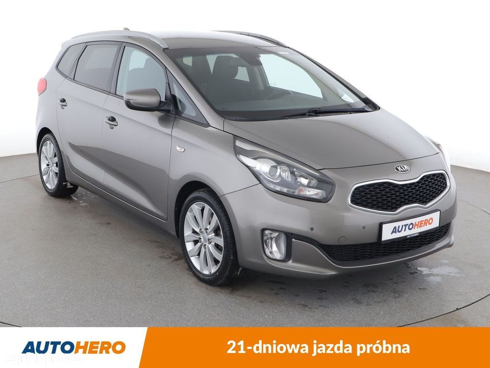 Kia Carens - 8
