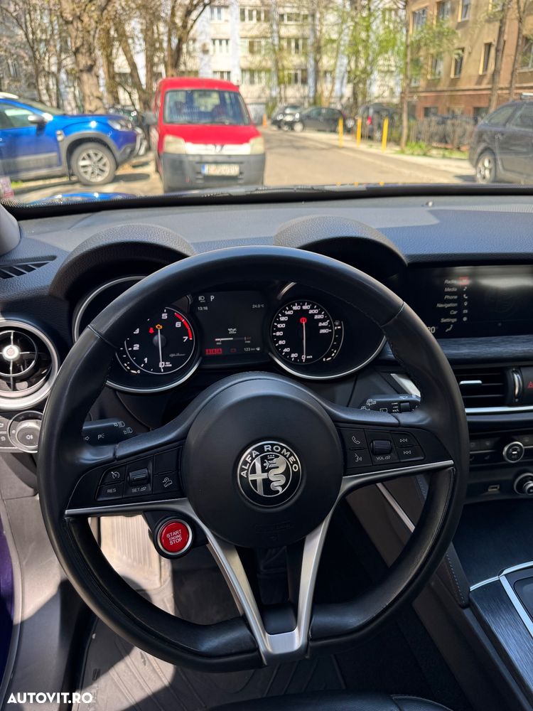 Alfa Romeo Stelvio 2.0 Turbo 16V AT8-Q4 Super - 9