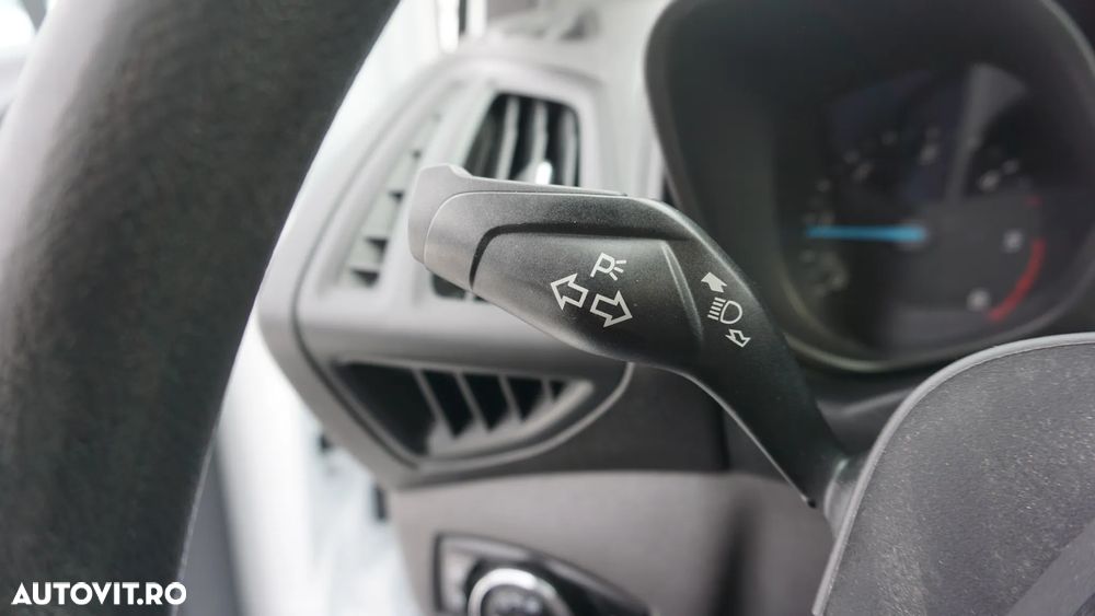 Ford Transit Connect - 17