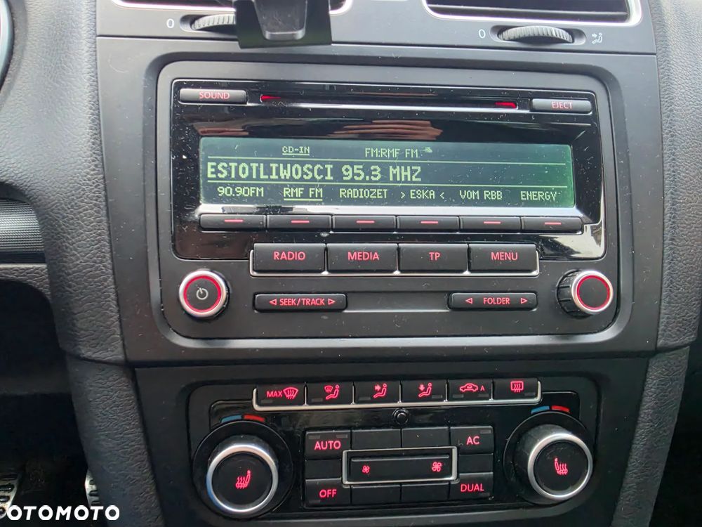 Volkswagen Golf 1.6 TDI DPF BlueMotion Technology Style - 19