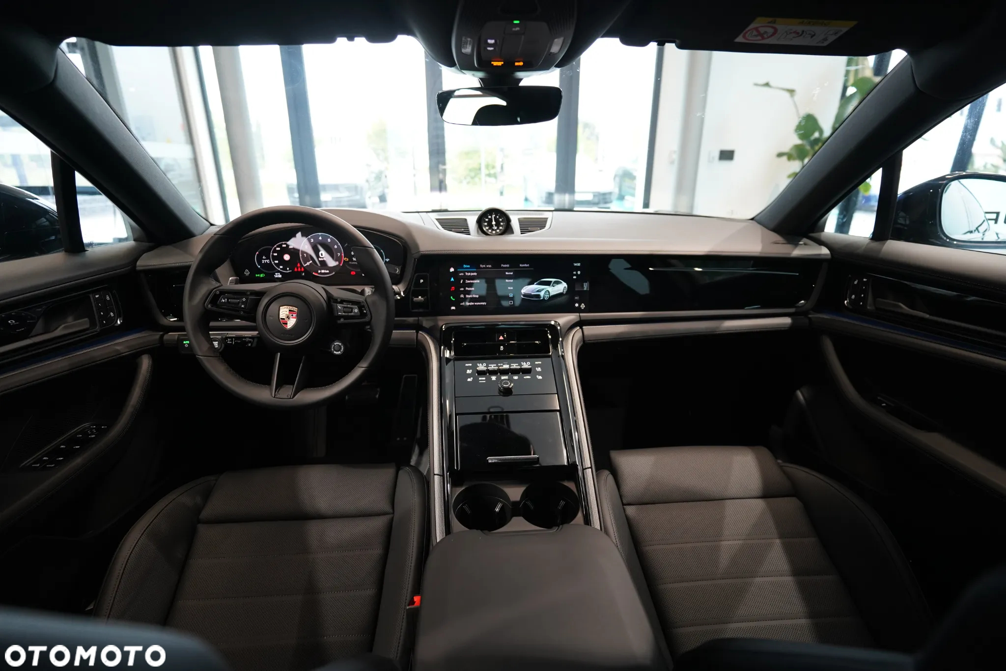Porsche Panamera 4 - 12