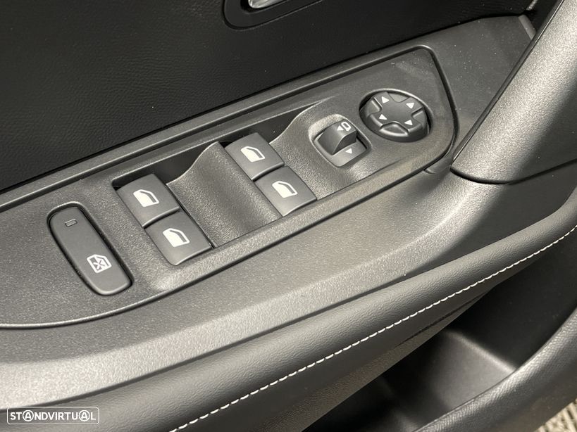 Peugeot 2008 1.2 PureTech Allure Pack - 14