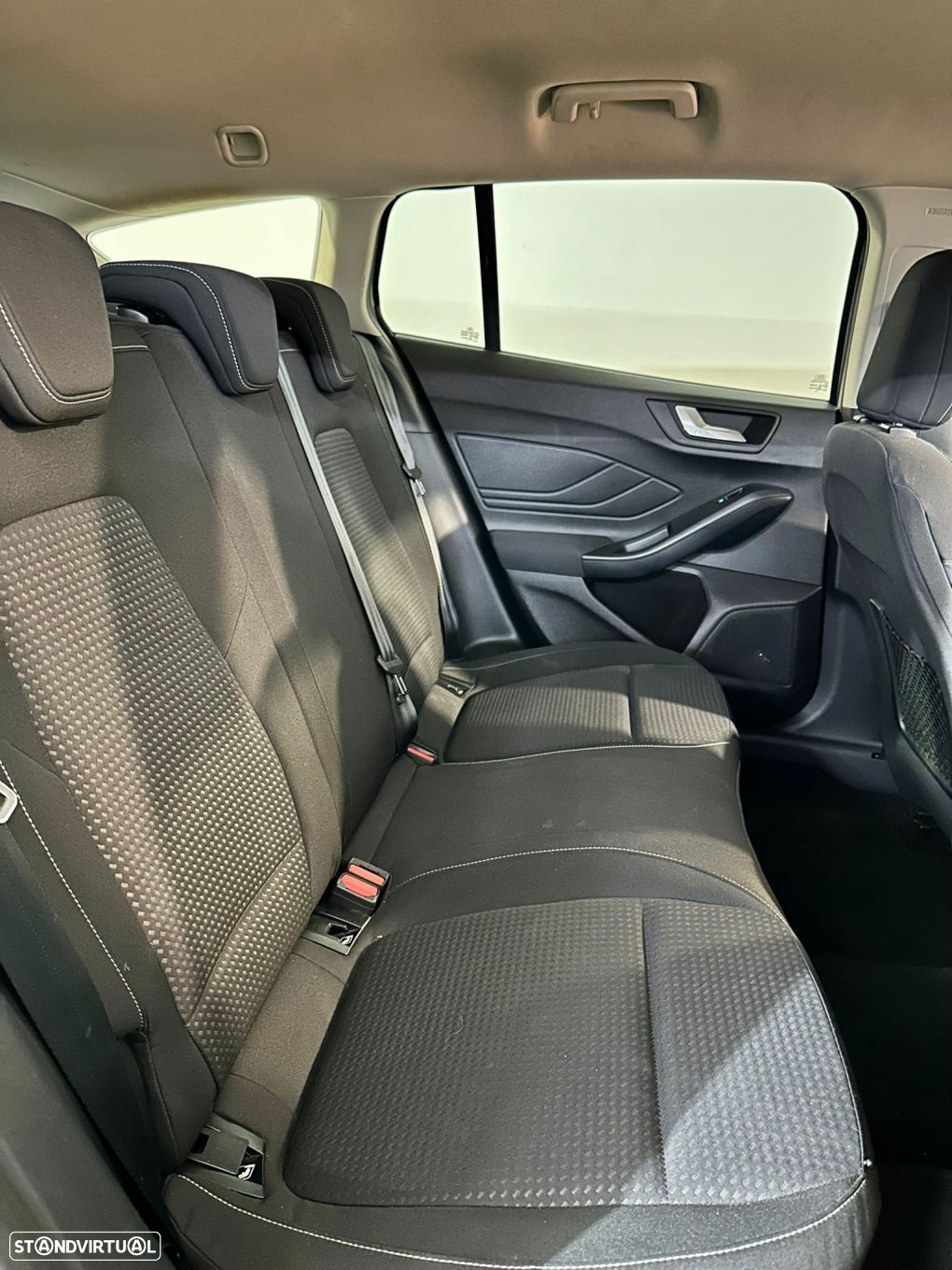 Ford Focus SW 1.5 TDCi EcoBlue Connected - 27