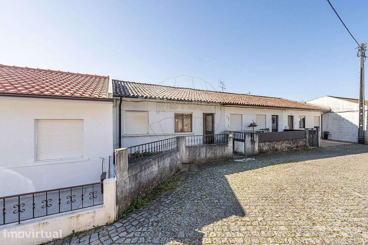 Moradia T2 térrea em Nogueiró, Braga! - Grande imagem: 2/28