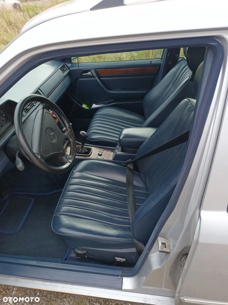 Mercedes-Benz Klasa E 300 T Diesel - 2