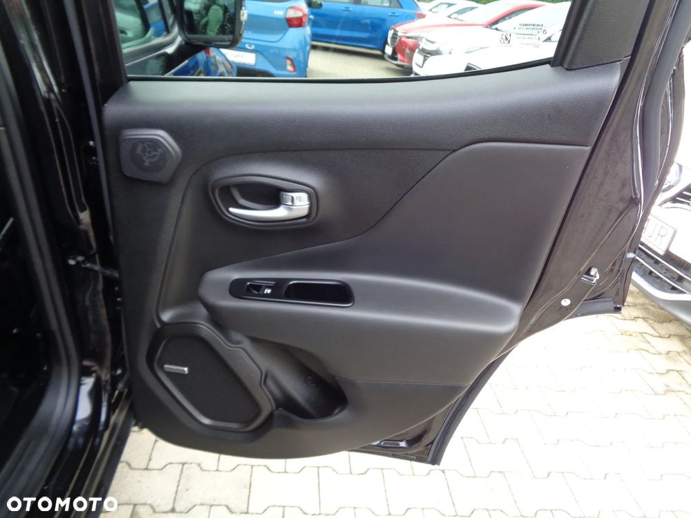 Jeep Renegade - 19