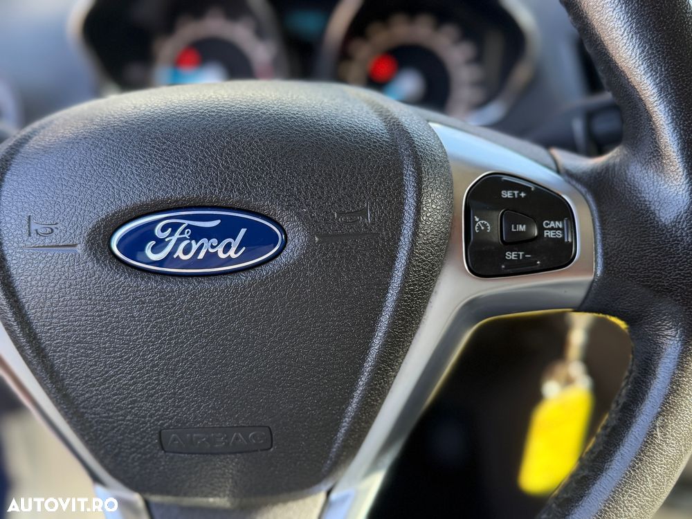 Ford Tourneo Courier 1.0 EcoBoost Titanium - 6