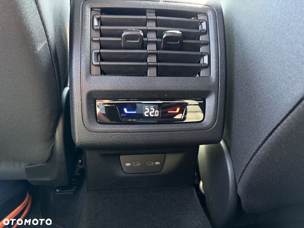 Volkswagen Golf - 20