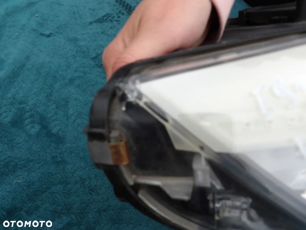 BMW - E92 - PRAWA LAMPA PRZEDNIA - LIFT - XENON - NIE SKRĘTNA - URWANE UCHO - UK - 7239930 - 5