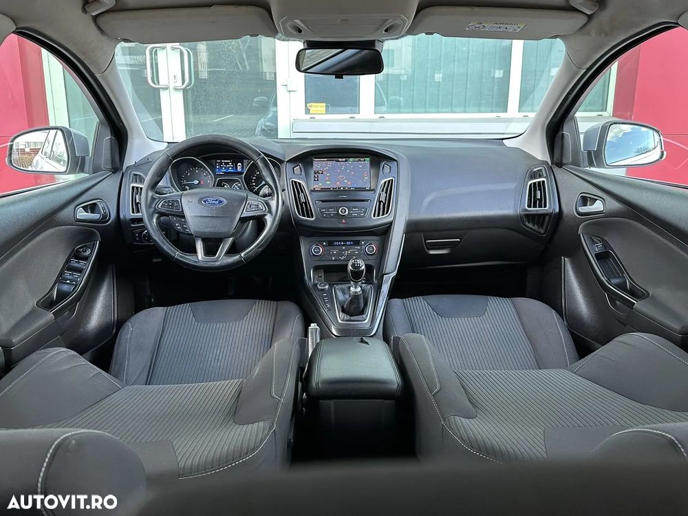 Ford Focus - 10