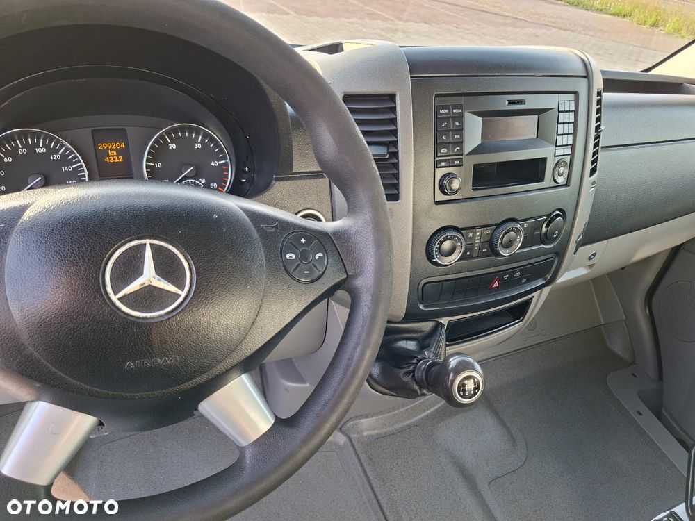 Mercedes-Benz Sprinter - 10