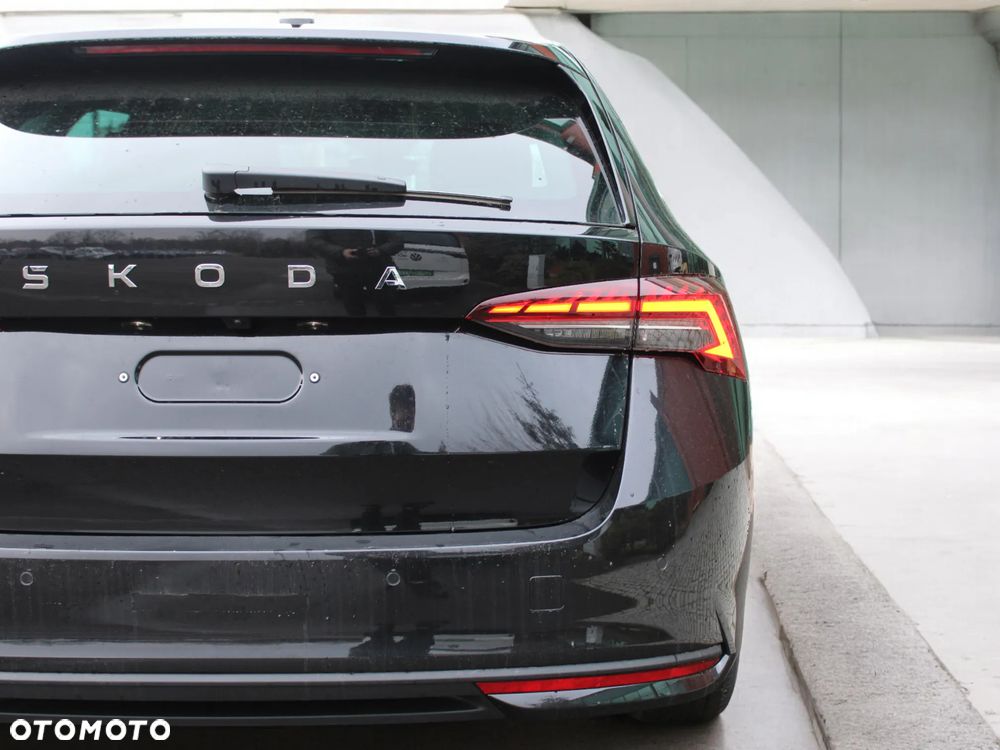 Skoda Octavia 2.0 TDI Edition 130 Selection DSG - 10