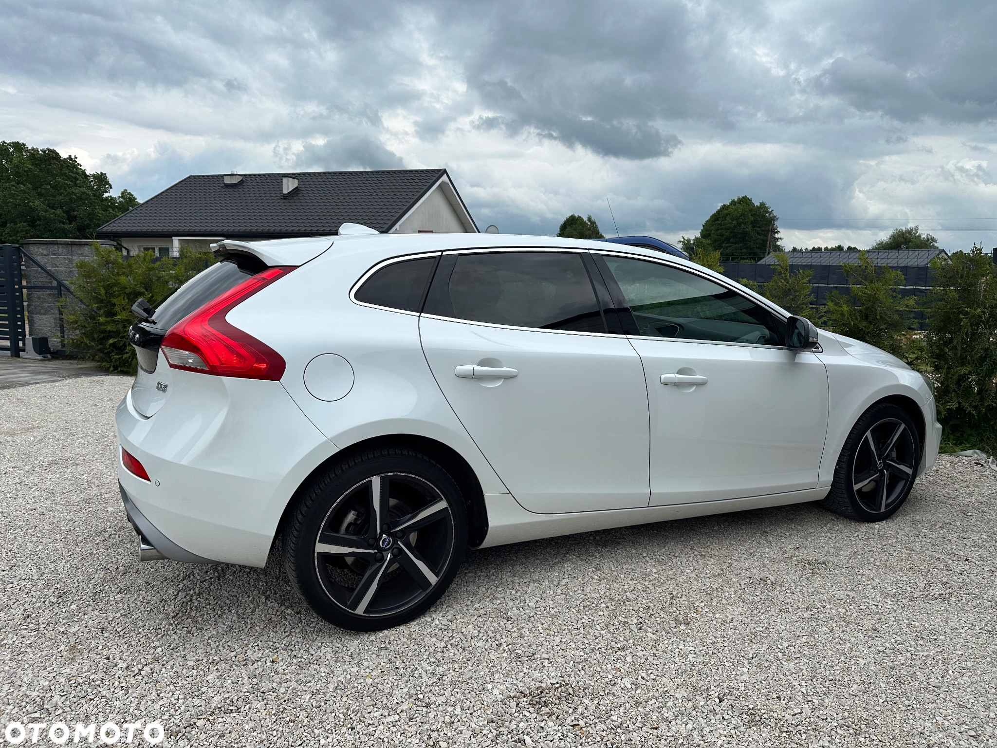 Volvo V40 D3 Drive-E R-Design Momentum - 11