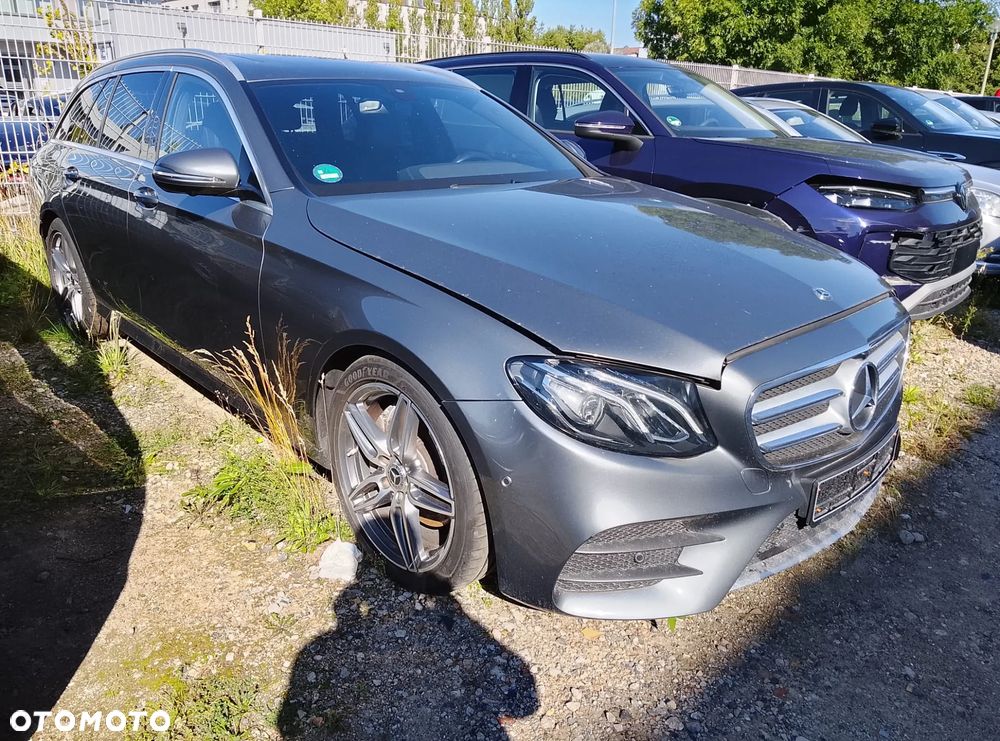 Mercedes-Benz Klasa E - 1