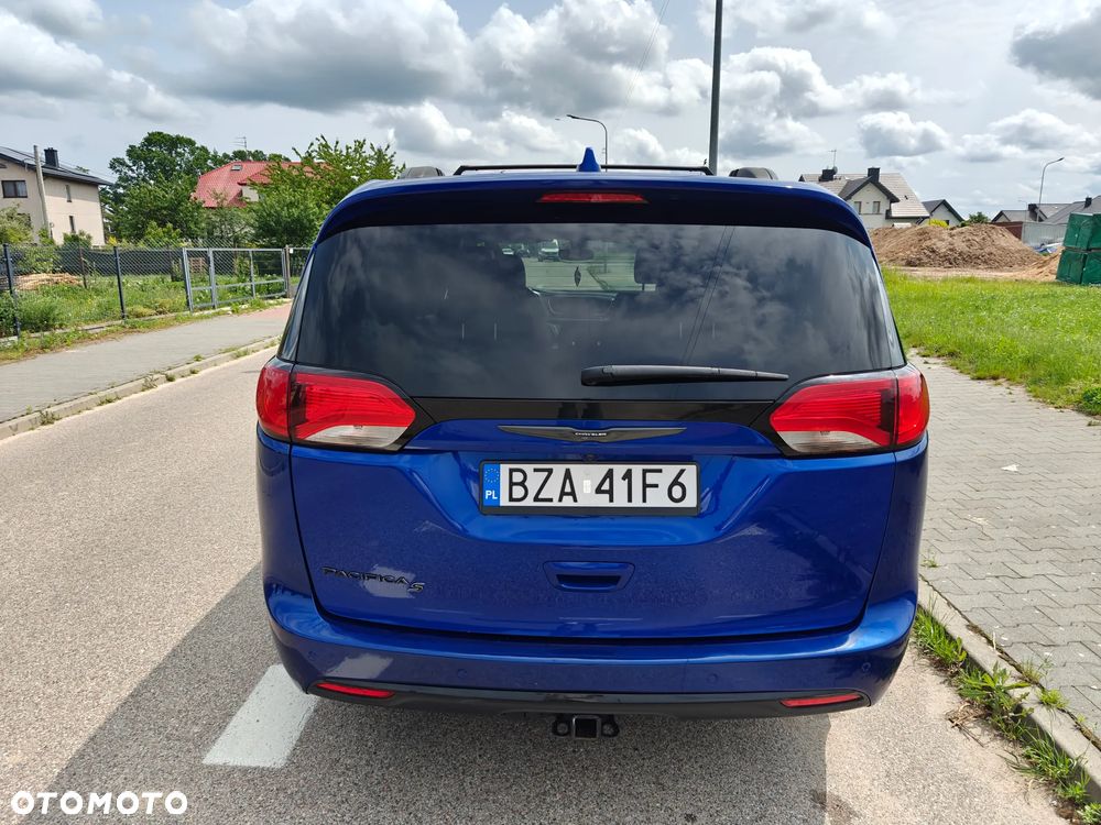 Chrysler Pacifica - 10