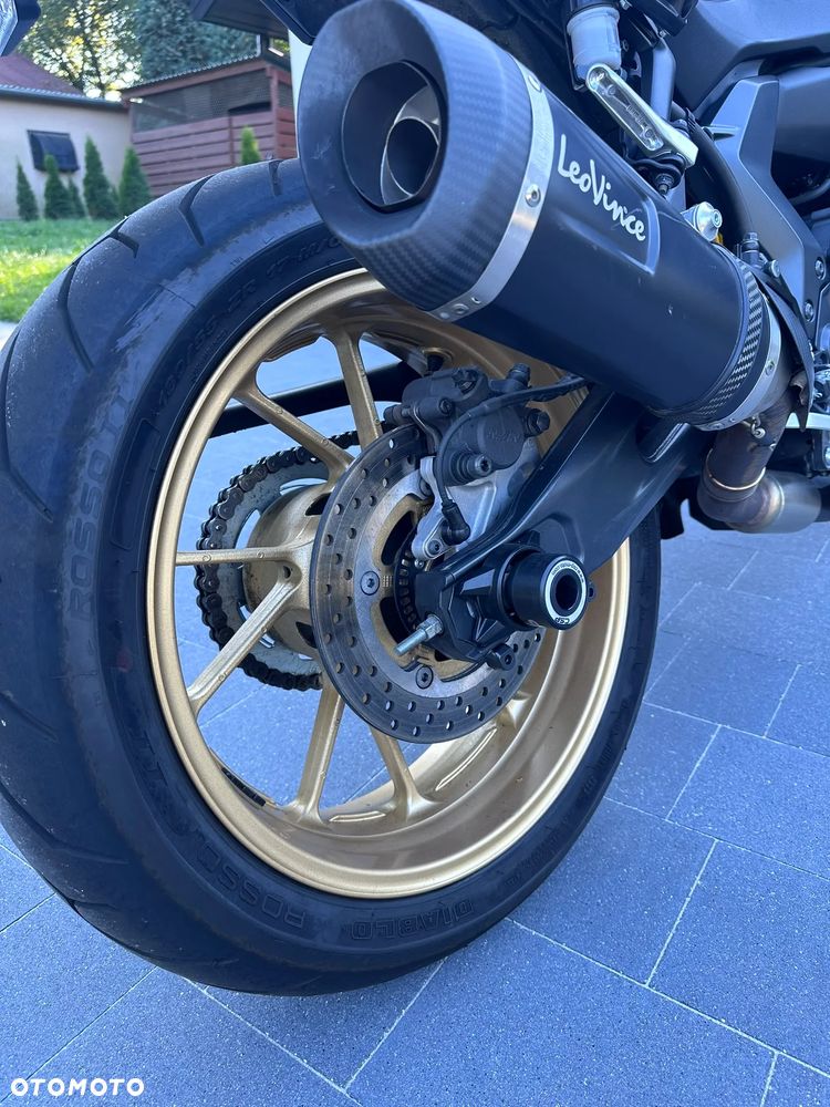 Yamaha R7 - 8