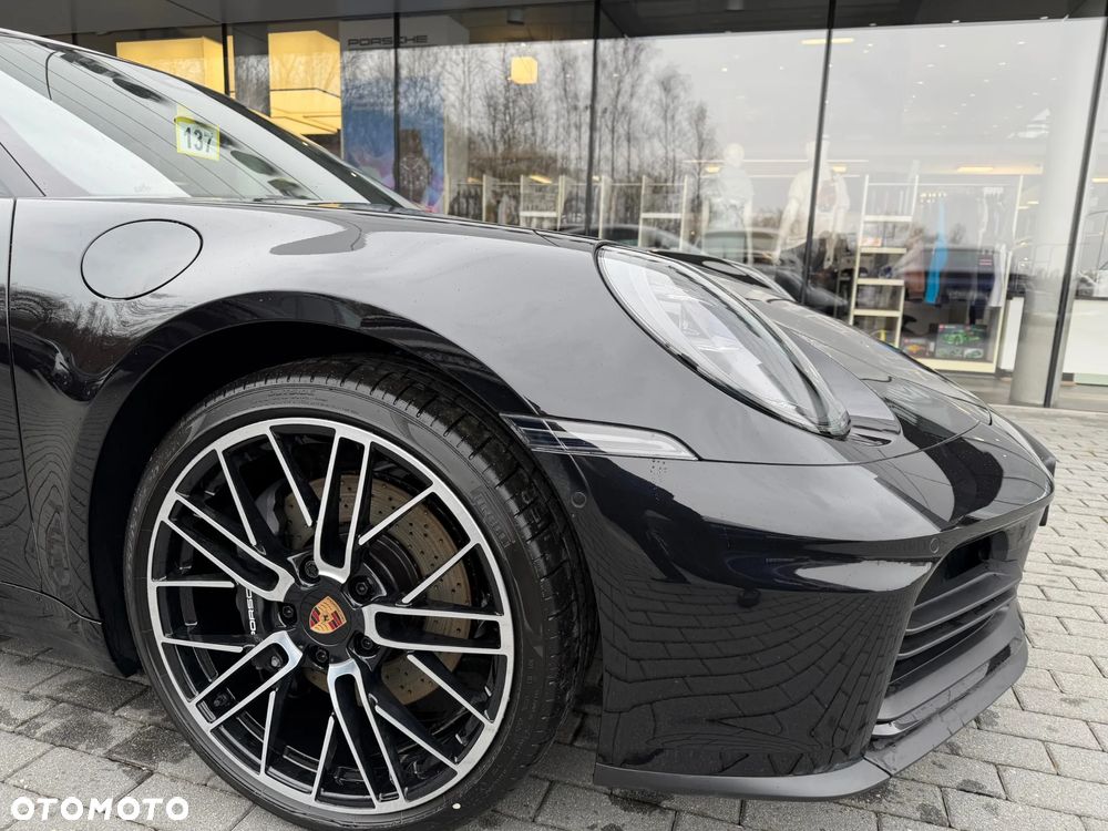 Porsche 911 Carrera - 10