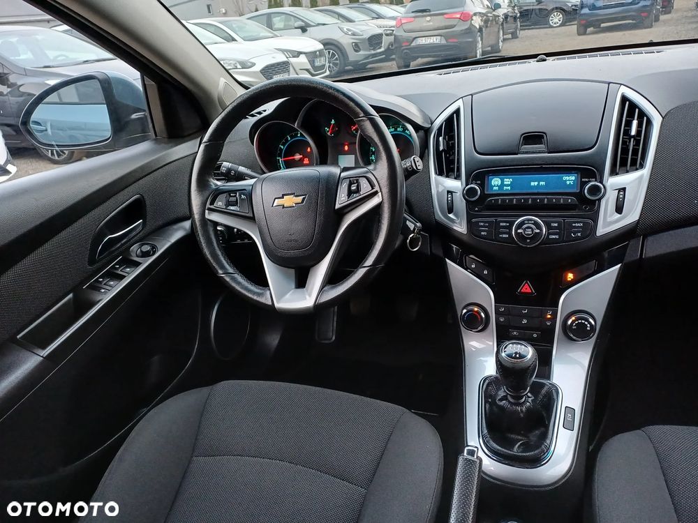 Chevrolet Cruze 1.6 LT+ - 22