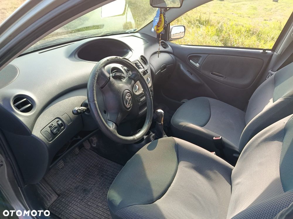 Toyota Yaris - 7