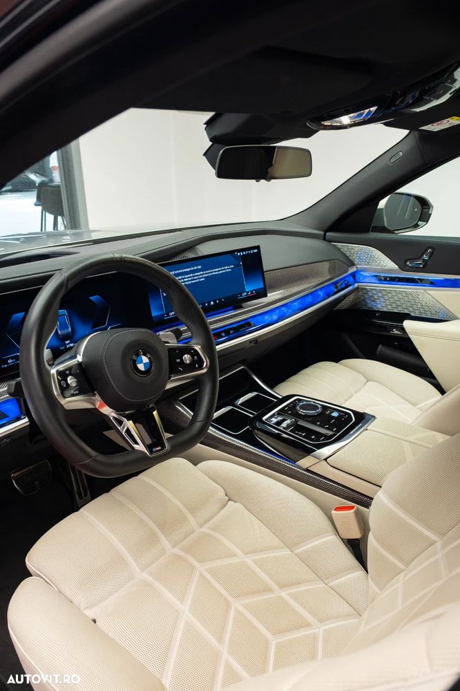 BMW Seria 7 740d xDrive MHEV - 15