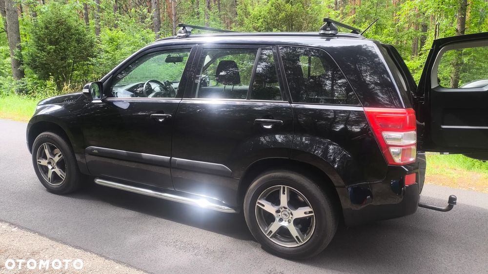 Suzuki Grand Vitara 2.0 - 22