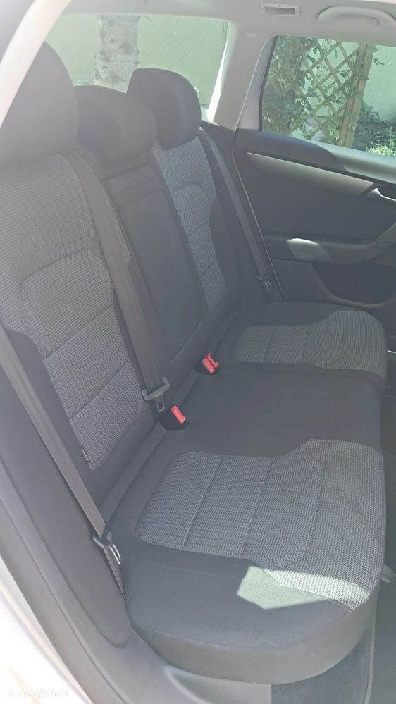 Volkswagen Passat 2.0 TDI Comfortline DSG - 19